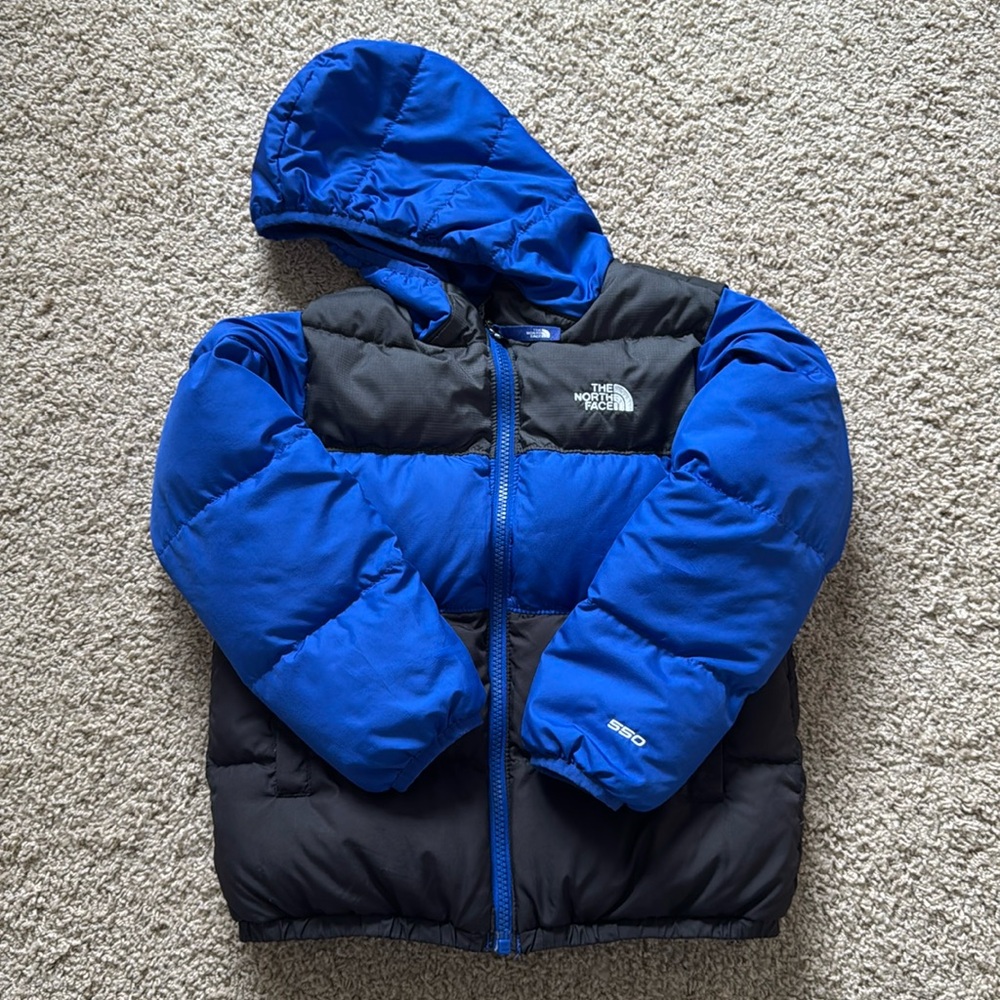 Reversible North Face jacket, 💙🖤 colors, size 6.
